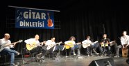 Gitar dinletisine yoğun ilgi
