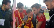 Gole sevinen taraftar hastanelik oldu