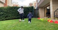 Guilherme'den karantinada oğluyla futbol keyfi