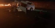 Güney Afrika'da minibüs kamyonete çarptı: 10 ölü