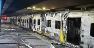 Güney Afrika'da tren vagonları alev alev yandı