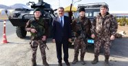 Güvenlik güçlerini ziyaret etti
