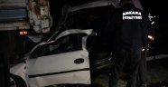 Hafif ticari araç kamyona ok gibi saplandı: 2 ölü 1 çocuk ağır yaralı