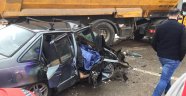 Hafriyat kamyonu ile otomobil çarpıştı: 1 ölü 3 yaralı