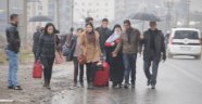 Halk ve öğretmenler Cizre'yi terk etmeye başladı