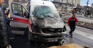 Hasta almaya giden ambulans yandı