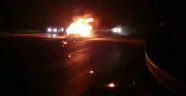 Hatay'da gece saatlerinde korkutan araç yangını