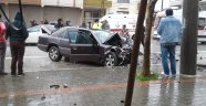 Hatay'da iki otomobil kafa kafaya çarpıştı: 5 yaralı
