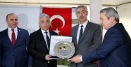 HATSO'dan defterdar Yıldırım'a plaket