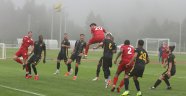 Hazırlık maçı yoğun sis nedeni ile yarıda kaldı