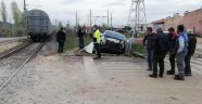 Hemzemin geçitte feci kaza: 5 yaralı