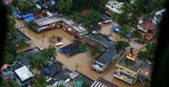 Hindistan'da muson faciasında 300 kişi öldü