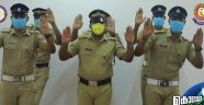 Hint polisinden korona virüsüne karşı el yıkama dansı