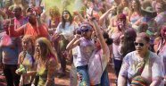 'Holi Festivali' yine renk saçacak