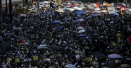 Hong Kong'da protestocular Çin'in yıl dönümünde sokaklarda