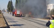 Hurda yüklü kamyonet alev topuna döndü