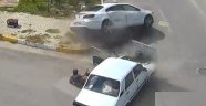 İki araç çarpıştı, kemer takılı olmayan sürücü dışarı fırladı