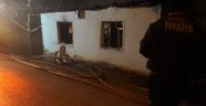 İki katlı ev alevlere teslim oldu