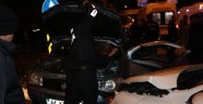 İki otomobil çarpıştı: 2 yaralı