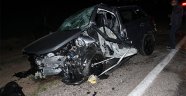 İki otomobil çarpıştı: 3 ölü, 2 yaralı