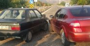 İki otomobil çarpıştı: 5 Yaralı