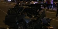 İki otomobil kafa kafaya çarpıştı 6 kişi yaralandı