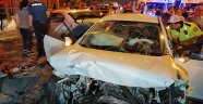 İki otomobil kafa kafaya çarpıştılar: 8 yaralı