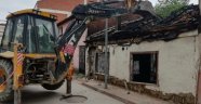 İnegöl'de iki bina yıkıldı
