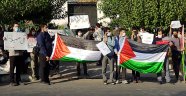 İran'da İsrail ile normalleşme kararı alan BAE protesto edildi
