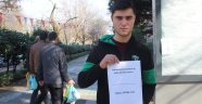 İş arayan gençten ilginç afiş