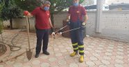 İş yerine giren yılan yakalandı
