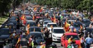 İspanya'da korona kısıtlamalarına "araçlı" protesto