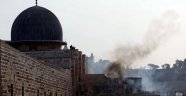 İsrail askerlerinden, Mescid-i Aksa'ya çirkin saldırı
