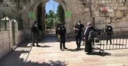 İsrail güçleri Mescid-i Aksa'da 5 kişiyi gözaltına aldı