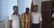  Issiar Dia'dan resmi imza