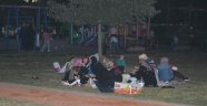 İstanbullular geceyi parklarda geçiriyor