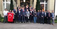 İsviçre'de Türk sivil toplum örgütlerinden Türk bayrağına yapılan ..