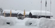İsviçre'deki kayak merkezinde 13 bin turist mahsur kaldı