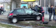Kaldırıma çıkan otomobilin sürücüsü hayatını kaybetti