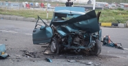 Kamyon ile otomobil çarpıştı: 1 ölü