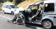 Kamyonetler kafa kafaya çarpıştı: 4'ü ağır 6 yaralı