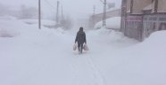 Kar ve tipi etkili olan o ilçede okullar yarın da tatil edildi