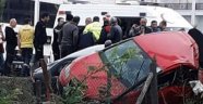 Karasu'da iki otomobil çarpıştı: 6 yaralı
