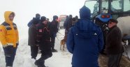 Karda kaybolan vatandaşın arama çalışmalarına ara verildi