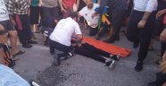 Karşıdan karşıya geçmeye çalışan çocuğa otomobil çarptı