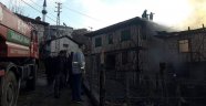 Kastamonu'da yangında iki ev kullanılamaz hale geldi