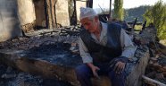 Kastamonu'da 2 katlı ev ve samanlık yangında kül oldu