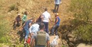 Kayalıklarda mahsur kalan şahıs, ekipler tarafından kurtarıldı