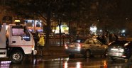 Kaygan yol kazaya neden oldu; 4 araç birbirine girdi