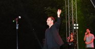 Kayısı festivalinde Rafet El Roman coşkusu